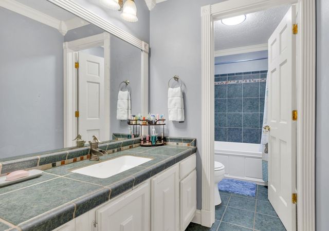 325 Dawn Dr, Gallatin, TN 37066