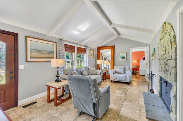 325 Dawn Dr, Gallatin, TN 37066