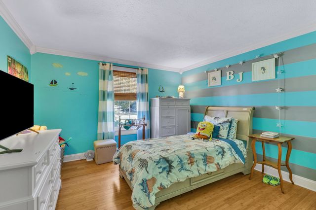 325 Dawn Dr, Gallatin, TN 37066