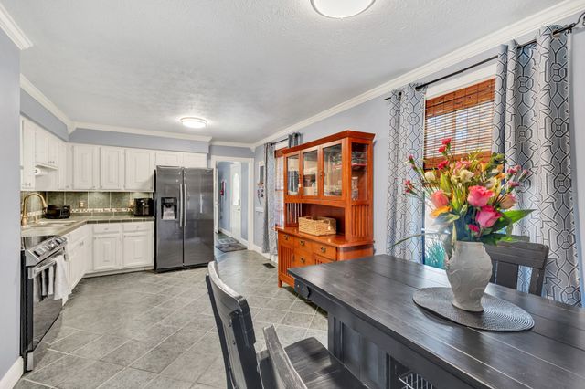 325 Dawn Dr, Gallatin, TN 37066