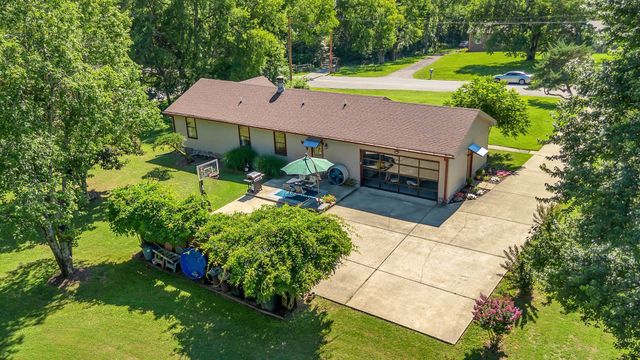 325 Dawn Dr, Gallatin, TN 37066