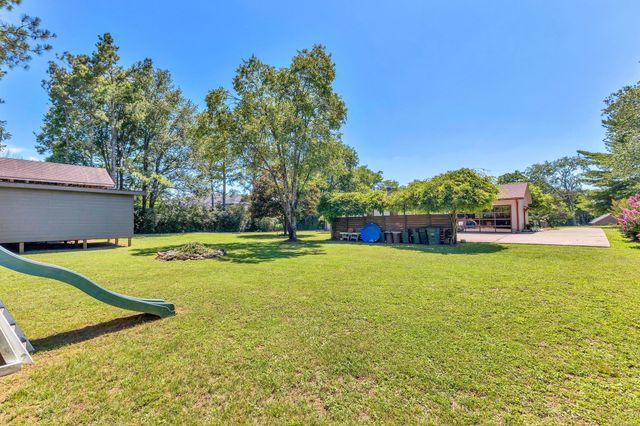 325 Dawn Dr, Gallatin, TN 37066