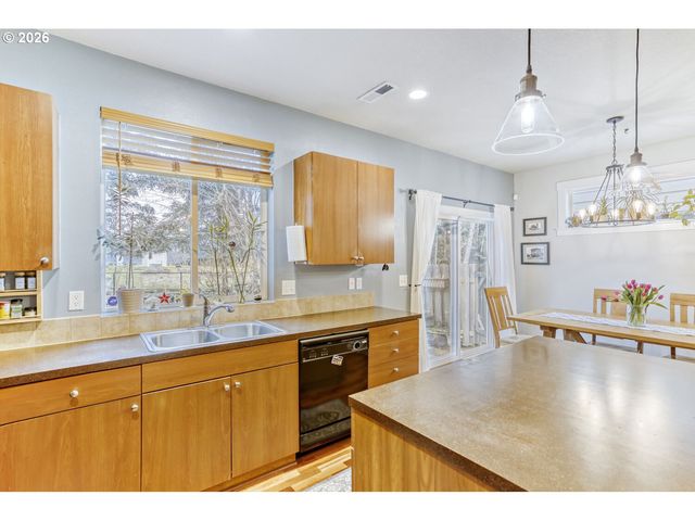 8011 Se SPORRI Ln 34, Milwaukie, OR 97267