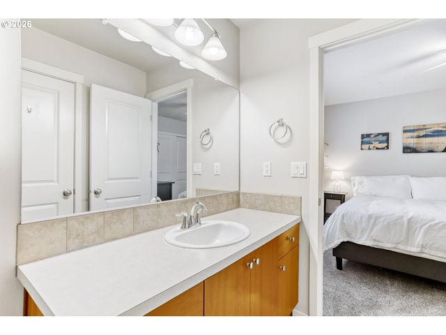 8011 Se SPORRI Ln 34, Milwaukie, OR 97267