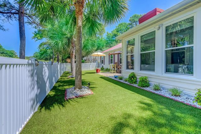 95 Purple Martin Dr., Murrells Inlet, SC 29576