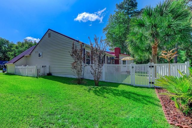 95 Purple Martin Dr., Murrells Inlet, SC 29576