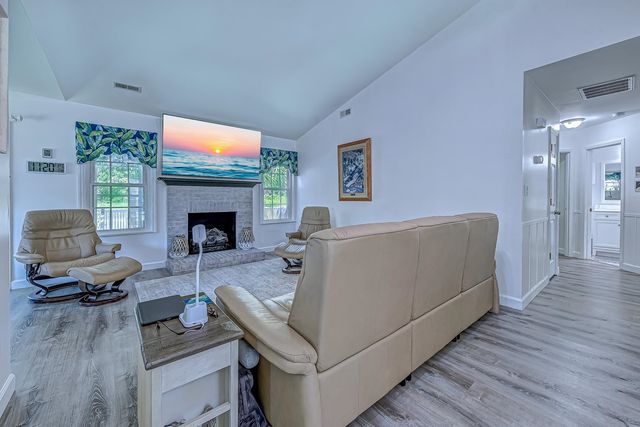 95 Purple Martin Dr., Murrells Inlet, SC 29576