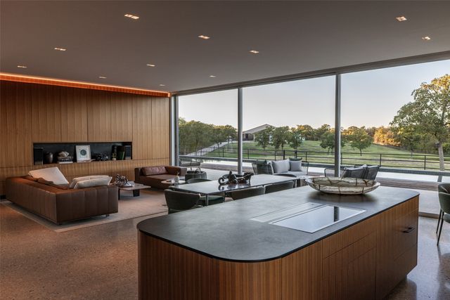 2900 W Kimball Avenue, Grapevine, TX 76051