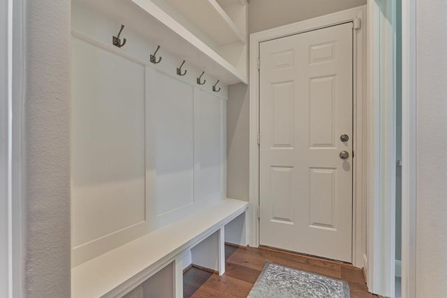 469 Edgewood Drive, Montgomery, TX 77356