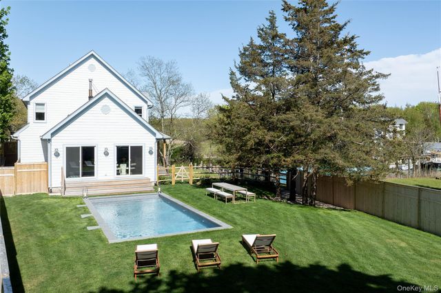 980 Manhanset Avenue, Greenport, NY 11944