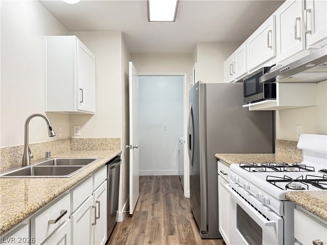 2200 South Fort Apache Road 2182, Las Vegas, NV 89117