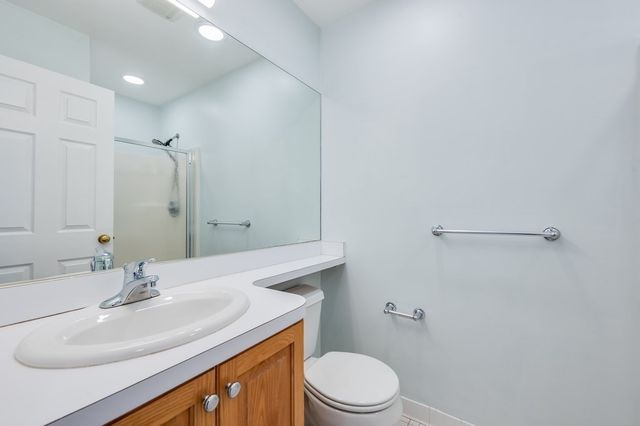 100 Anderer Ln 2, Boston, MA 02132