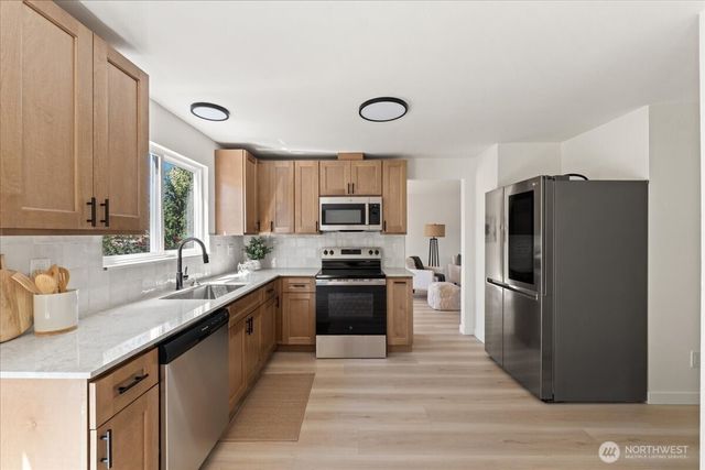 204 Whitley Street NW, Orting, WA 98360