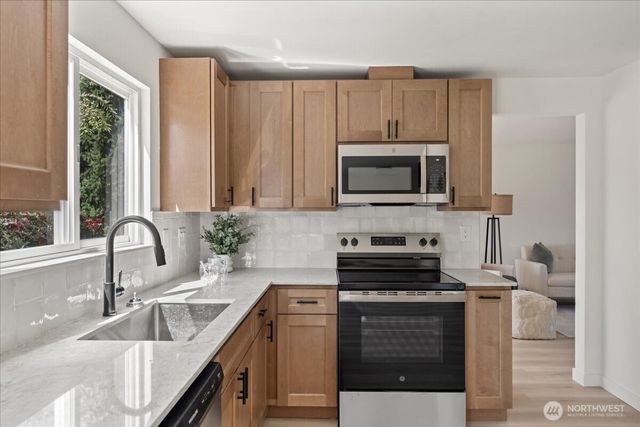 204 Whitley Street NW, Orting, WA 98360