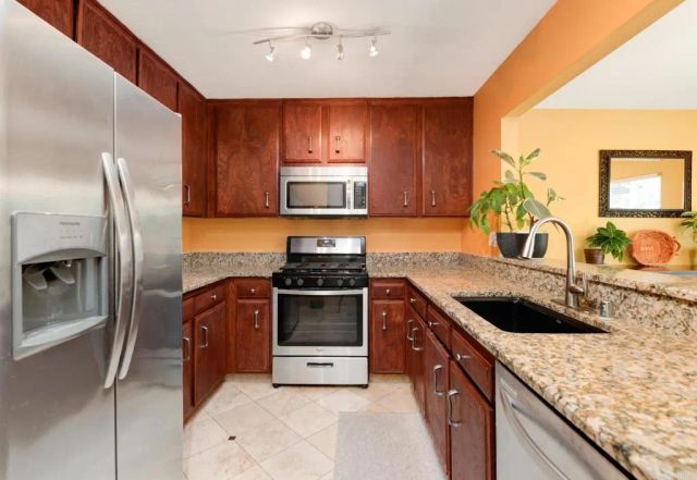 2031 Golden Circle, Escondido, CA 92026