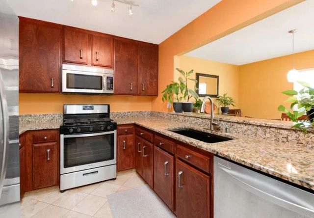 2031 Golden Circle, Escondido, CA 92026