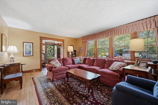 6 HAMPDEN AVE, Narberth, PA 19072