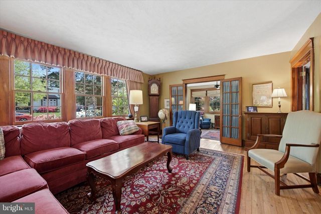 6 HAMPDEN AVE, Narberth, PA 19072