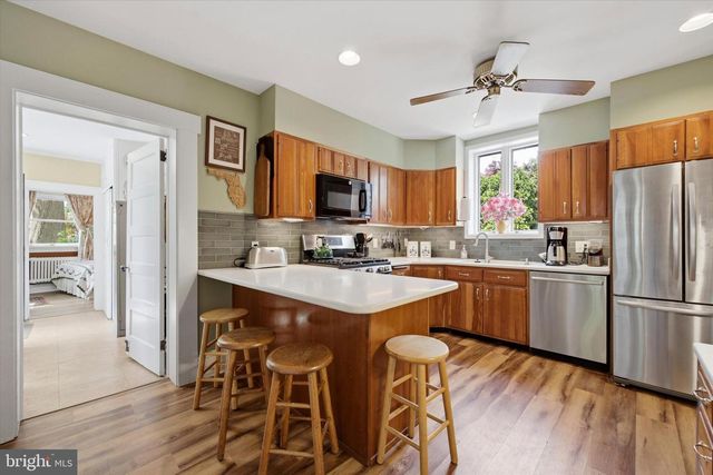 6 HAMPDEN AVE, Narberth, PA 19072