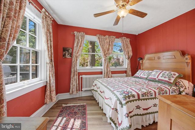 6 HAMPDEN AVE, Narberth, PA 19072