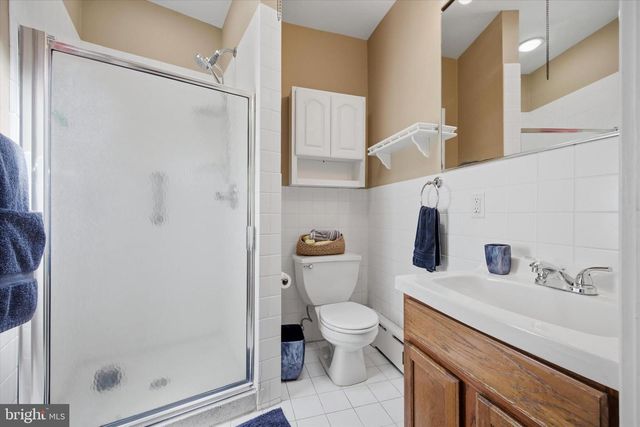 6 HAMPDEN AVE, Narberth, PA 19072