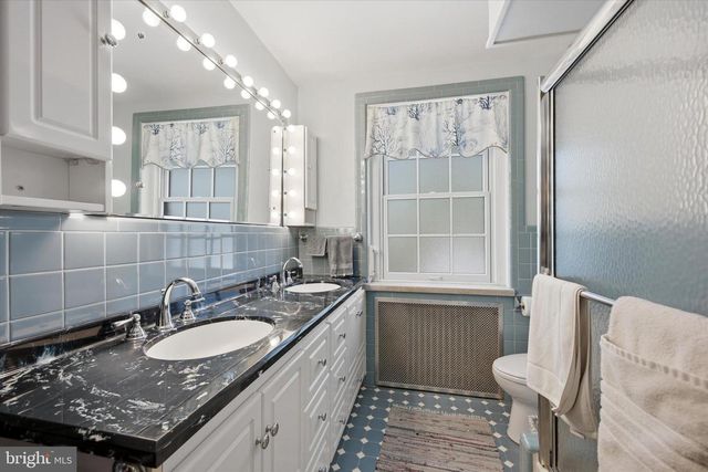 6 HAMPDEN AVE, Narberth, PA 19072