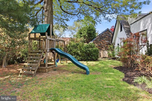 6 HAMPDEN AVE, Narberth, PA 19072
