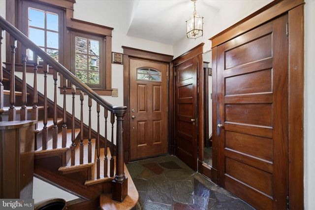 6 HAMPDEN AVE, Narberth, PA 19072