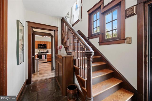 6 HAMPDEN AVE, Narberth, PA 19072