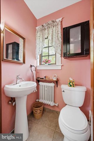6 HAMPDEN AVE, Narberth, PA 19072