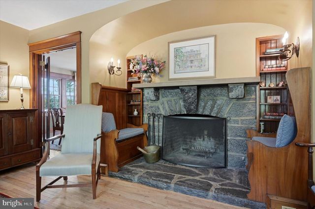 6 HAMPDEN AVE, Narberth, PA 19072