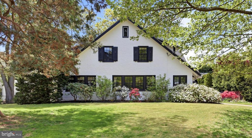 6 HAMPDEN AVE, Narberth, PA 19072