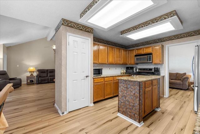 4402 Ireland Lane, Pasadena, TX 77505