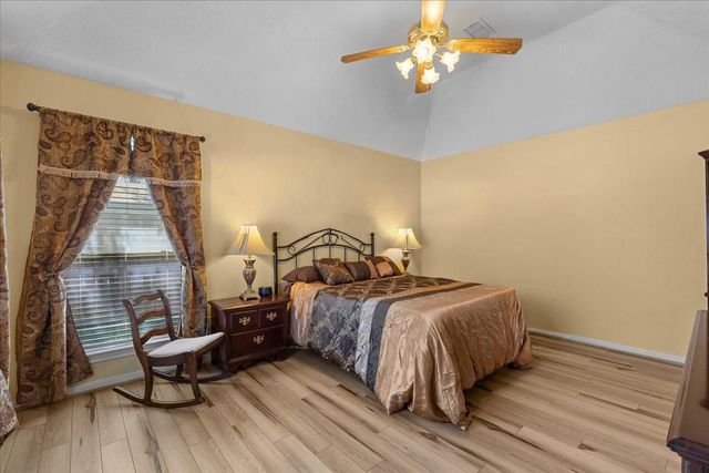 4402 Ireland Lane, Pasadena, TX 77505