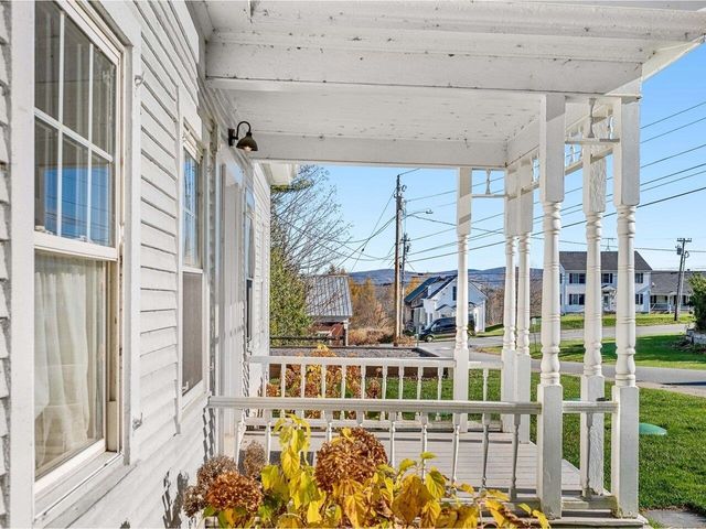 38 Beach Road, Greensboro, VT 05841