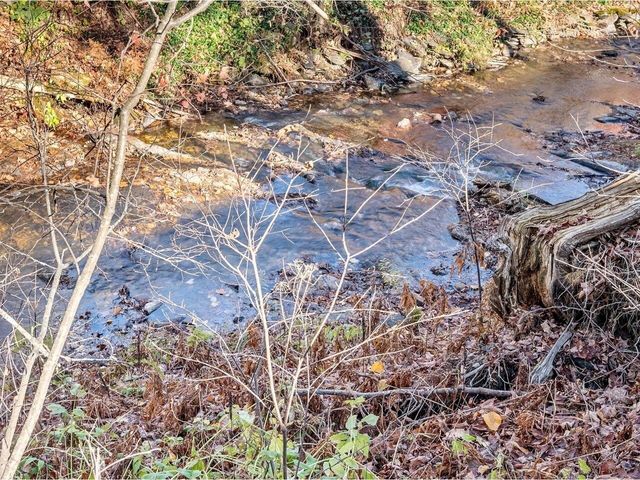 38 Beach Road, Greensboro, VT 05841