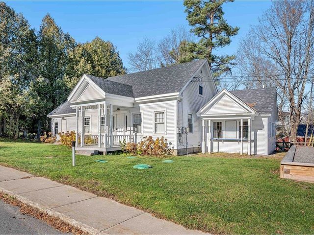 38 Beach Road, Greensboro, VT 05841