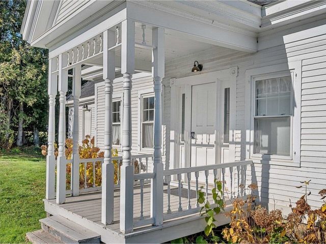 38 Beach Road, Greensboro, VT 05841