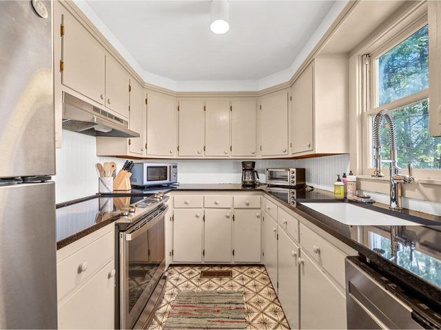 38 Beach Road, Greensboro, VT 05841