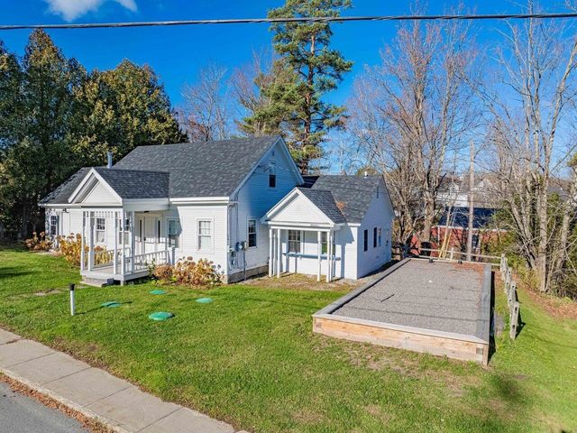 38 Beach Road, Greensboro, VT 05841