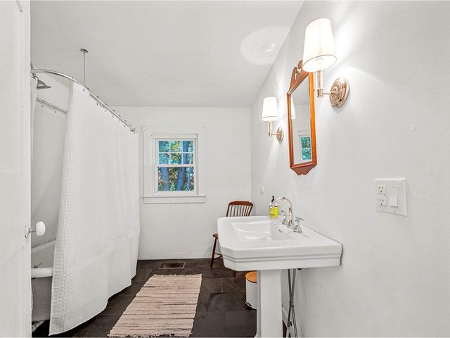 38 Beach Road, Greensboro, VT 05841