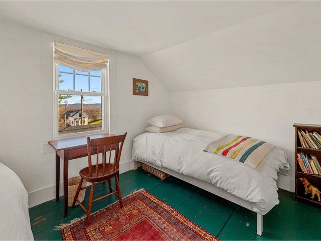 38 Beach Road, Greensboro, VT 05841