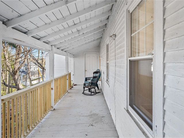 38 Beach Road, Greensboro, VT 05841