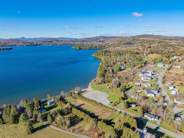 38 Beach Road, Greensboro, VT 05841