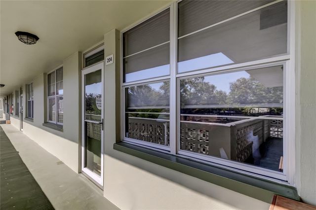 4710 BAY STREET NE 204, St Petersburg, FL 33703