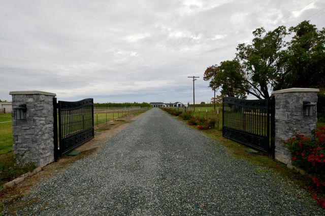 16464 Fox Rd, Lodi, CA 95240