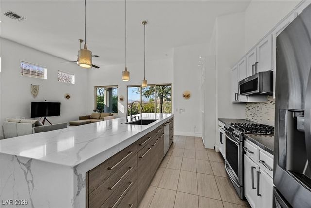 108 Emerald Dunes Circle, Henderson, NV 89052