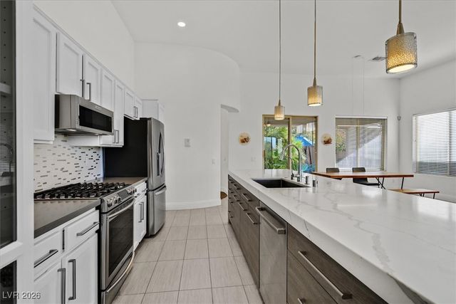 108 Emerald Dunes Circle, Henderson, NV 89052