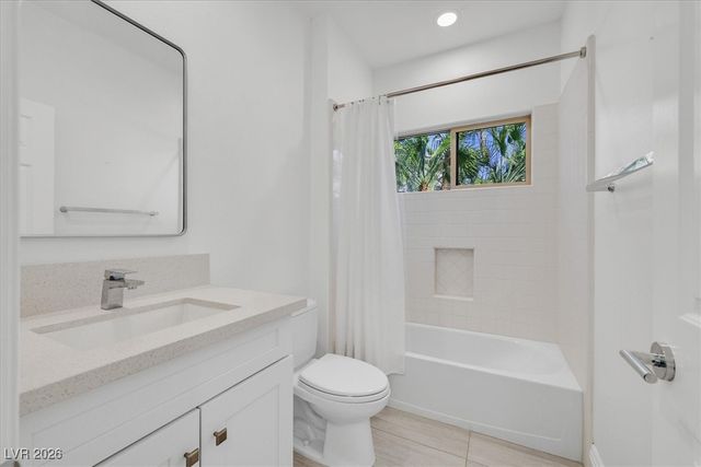 108 Emerald Dunes Circle, Henderson, NV 89052