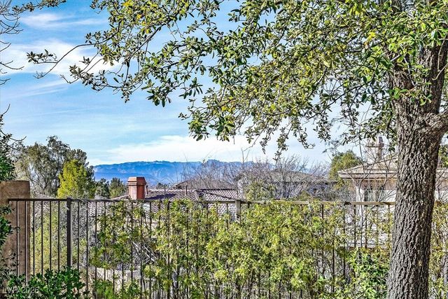 108 Emerald Dunes Circle, Henderson, NV 89052